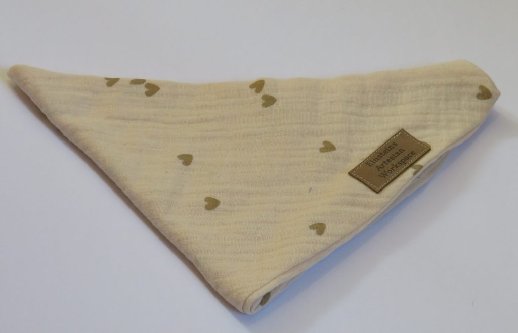 Halstuch "Creme Herzen"